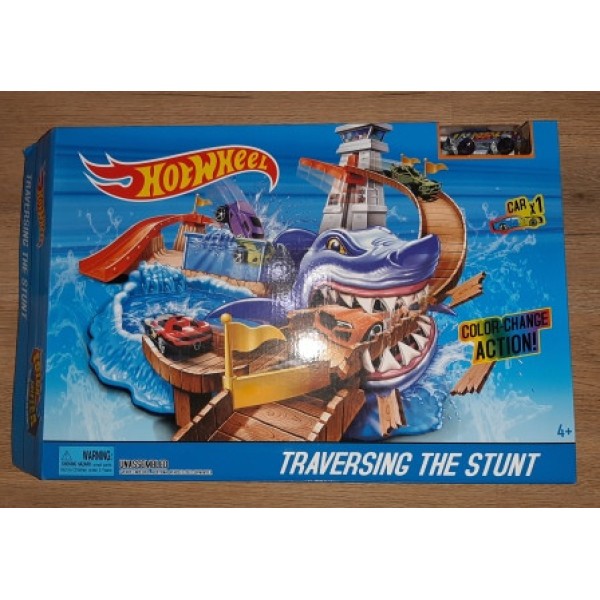 Трек Автомойка Hot Wheel 5779 Нападение акулы. Машина меняет цвет (аналог Hot Wheels)