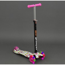 Детский трехколесный самокат Scooter Maxi Print 1400. Колеса светятся.