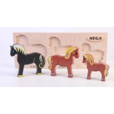 Набор фигурок-вкладышей HEGA 122 кони, дерево, 3 фигурки