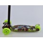 Самокат четырехколесный Scooter Maxi Print 1325 Салатовый. Колеса светятся